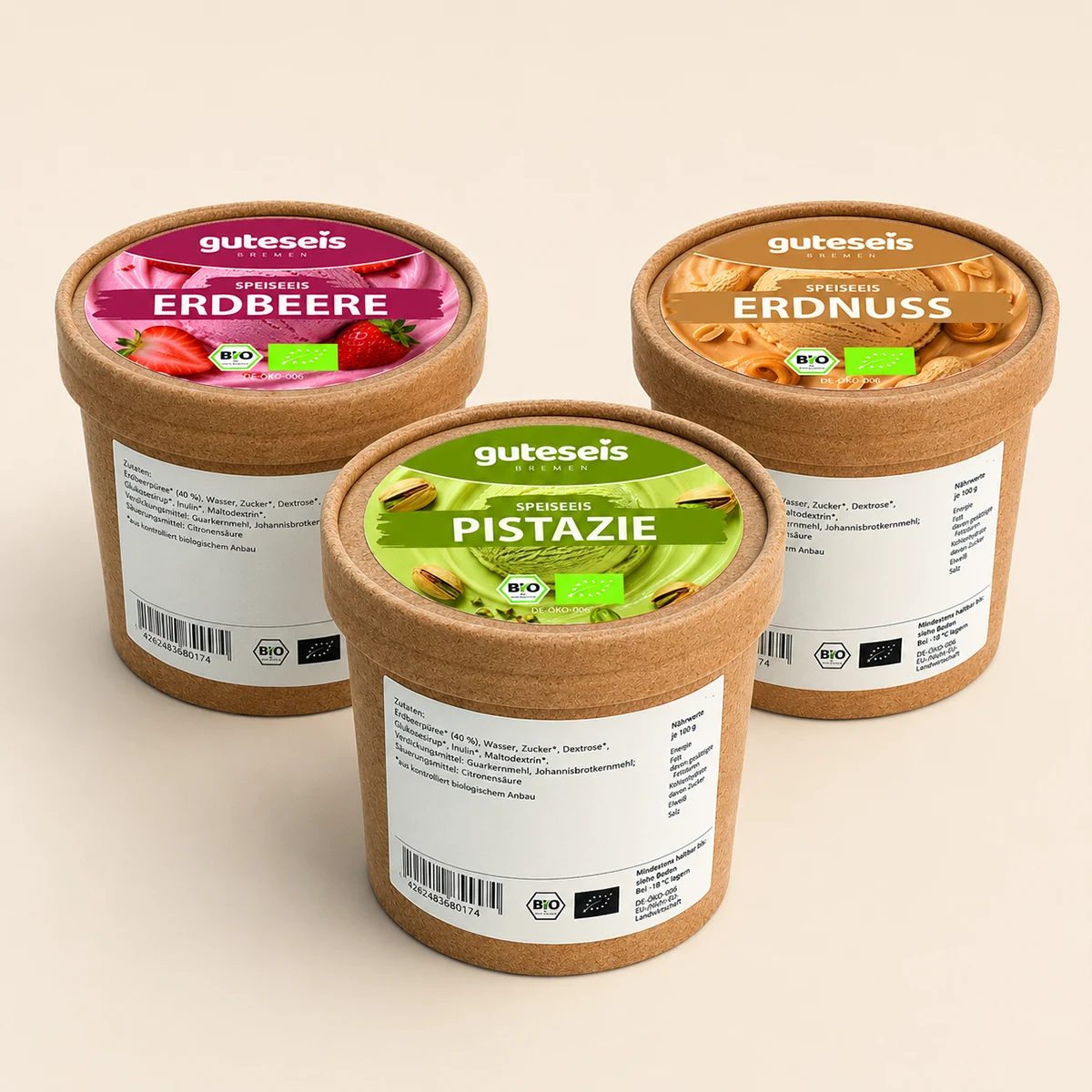 Drei Guteseis-Bio-Becher Erdbeere, Erdnuss und Pistazie mit Zutatenangaben und der Codenummer DE-ÖKO-006 – AI Generated